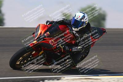 media/Sep-20-2025-TrackDaz (Sat) [[27f0cde673]]/A Group/11am (Turn 2)/